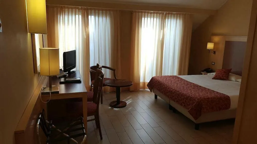 Scarlatti Hotel Milano 4*, Milan